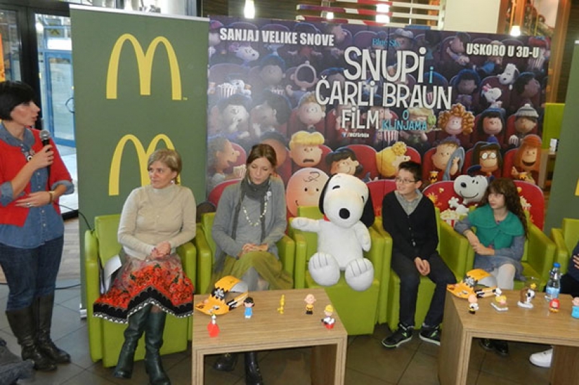 Snupi i Čarli Braun u Meku