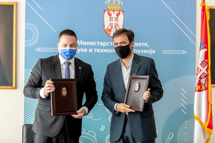 Chipsy donira golove svim srednjim školama u Srbiji