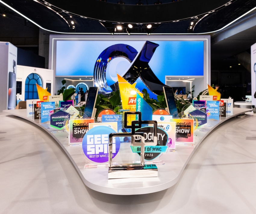 HONOR dobio globalna priznanja na MWC 2026 za inovativni Robot Phone i Magic V6 flagship preklopni telefon